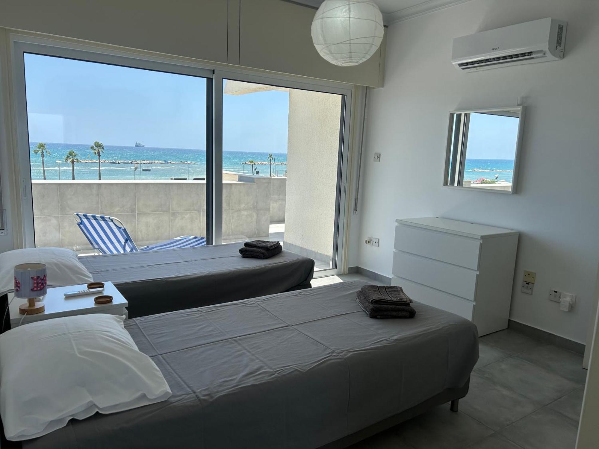 Julie'S Beach House 沃罗里尼 外观 照片