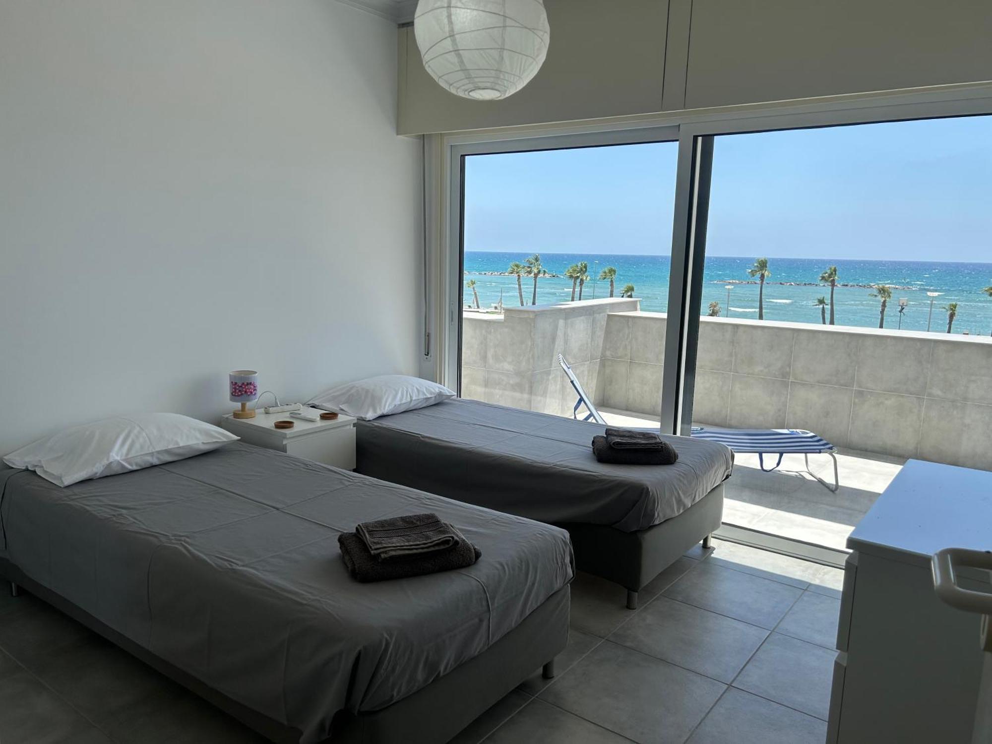 Julie'S Beach House 沃罗里尼 外观 照片